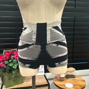 In Vein Micro Short